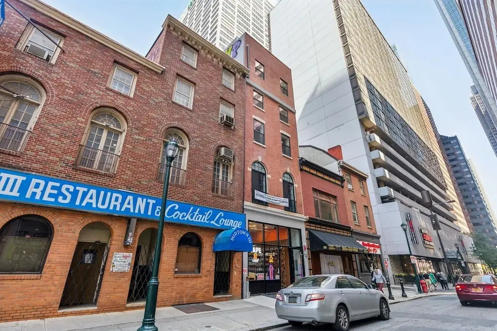 24 Stay - Philadelphia Rittenhouse