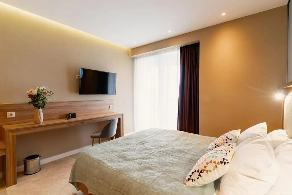 Leo Group BEST STUDIO 2317 Alliance Palace