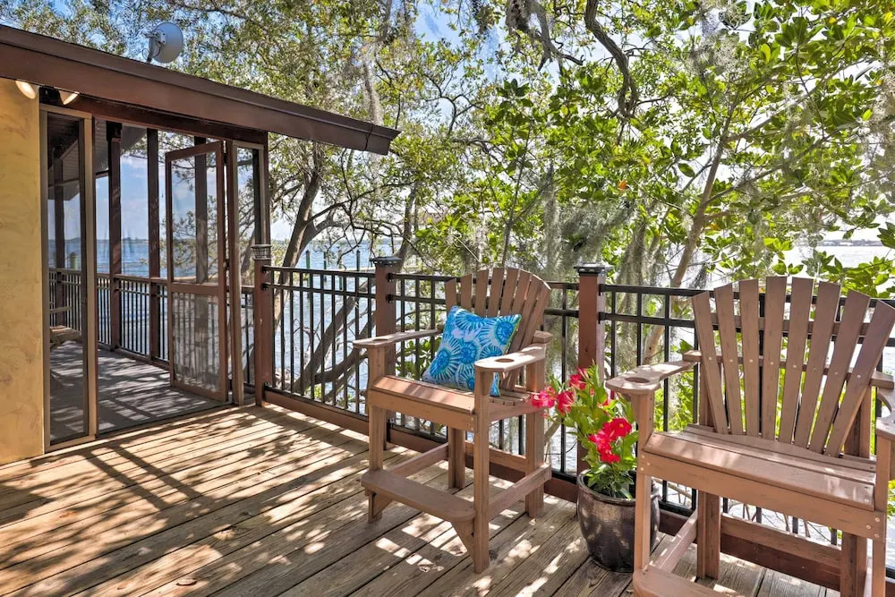 Riverfront Merritt Island Bungalow w/ Dock & Deck