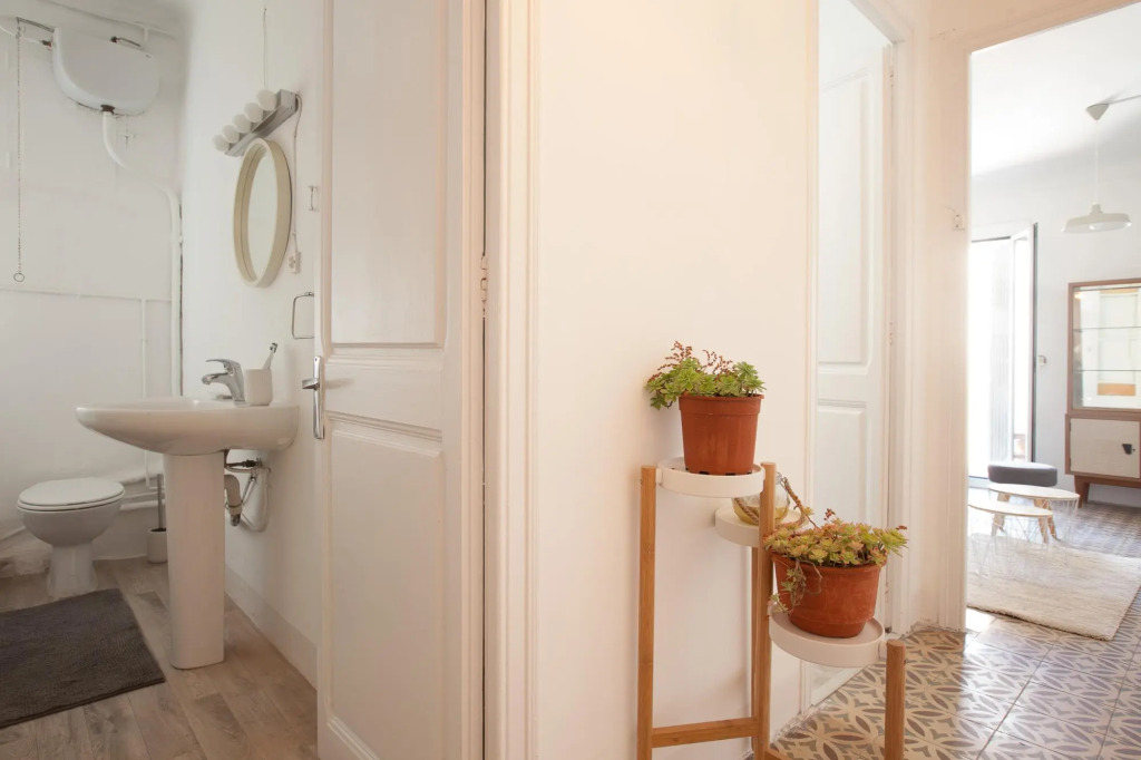 CONSELL DE CENT · Loving the Sagrada Familia 3BR comfort apartment