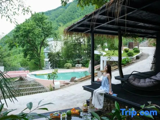 Anji Hong · Waterfall Rappelling · Cliff Pool Resort Homestay