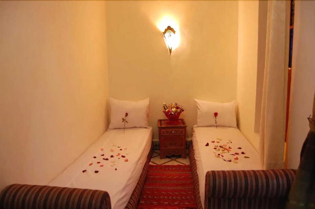 Full Moon Hostel