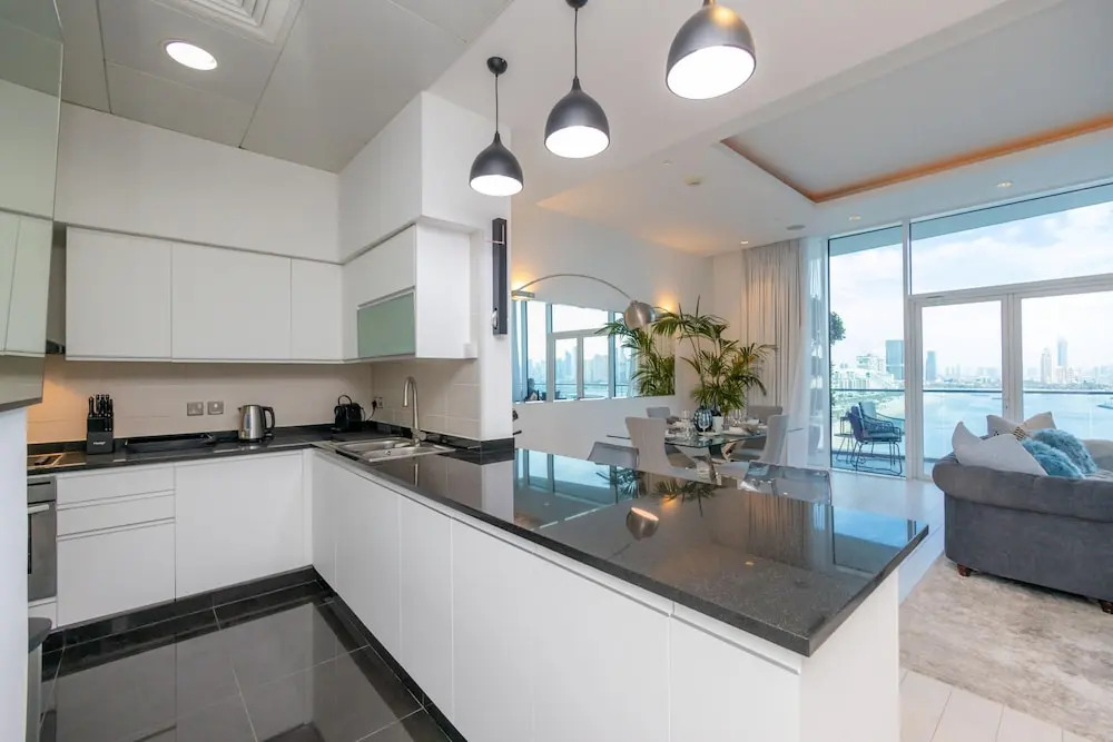 Sophisticated 1BR Palm Apt w Beach Access