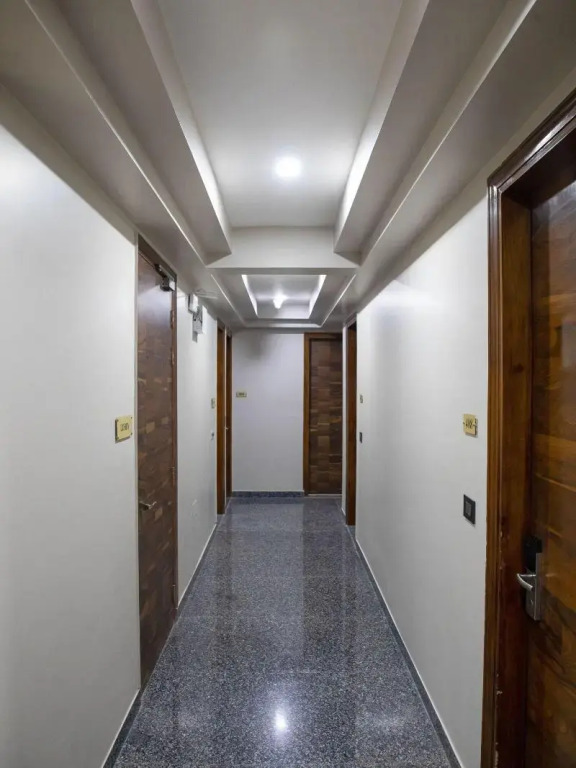 Dev Royale Hotel