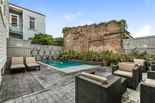 3BR Loft on Carondelet by Hosteeva
