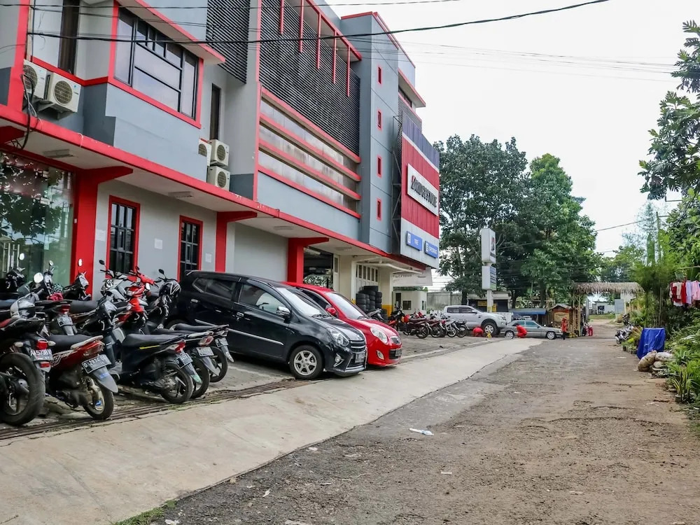 Nida Rooms Surya Samantri Coblong