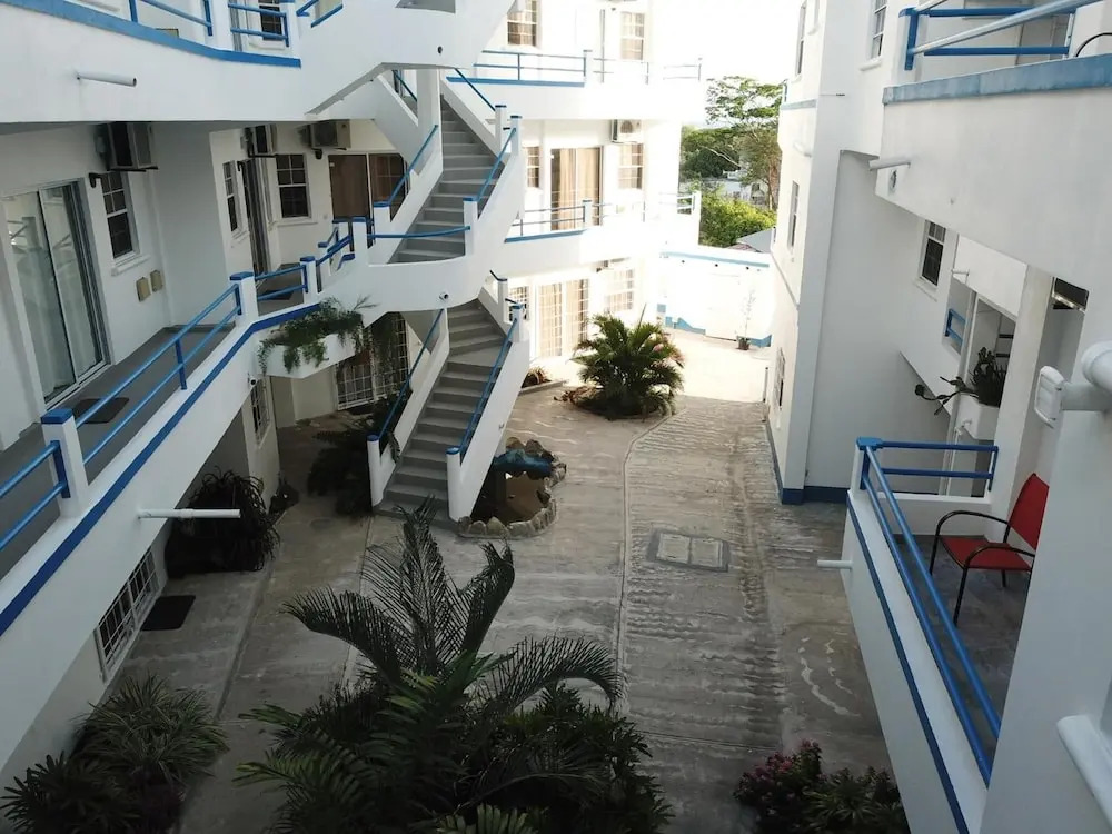 Blue Star Apartments & Hotel