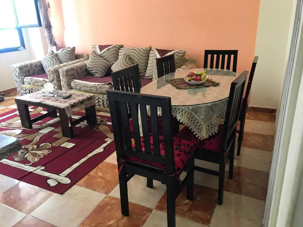 Cozy new 2 BD Amazing beach view Next to Hilton hotel Family only !العائلات فقط