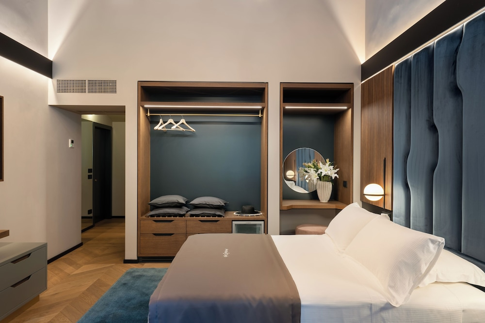 Arts & Crafts Luxury Suites