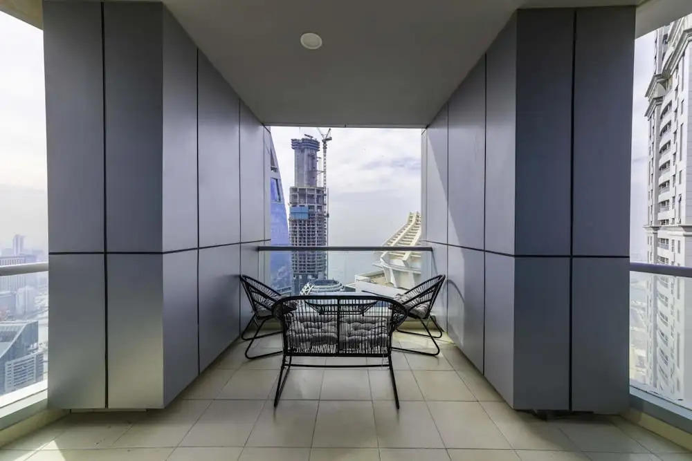 High-floor Trendy Apt w Marina Palm Ocean Vws