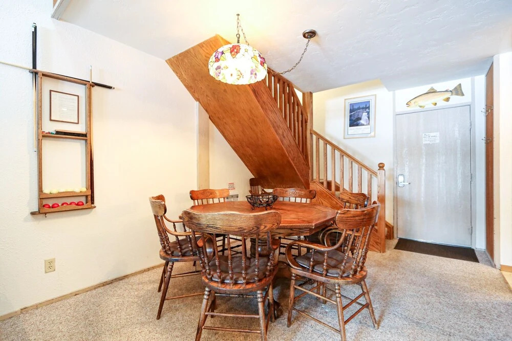 Summit 293 Bright, Spacious with Under Ground Parking, Walk to Eagle Lodge by RedAwning