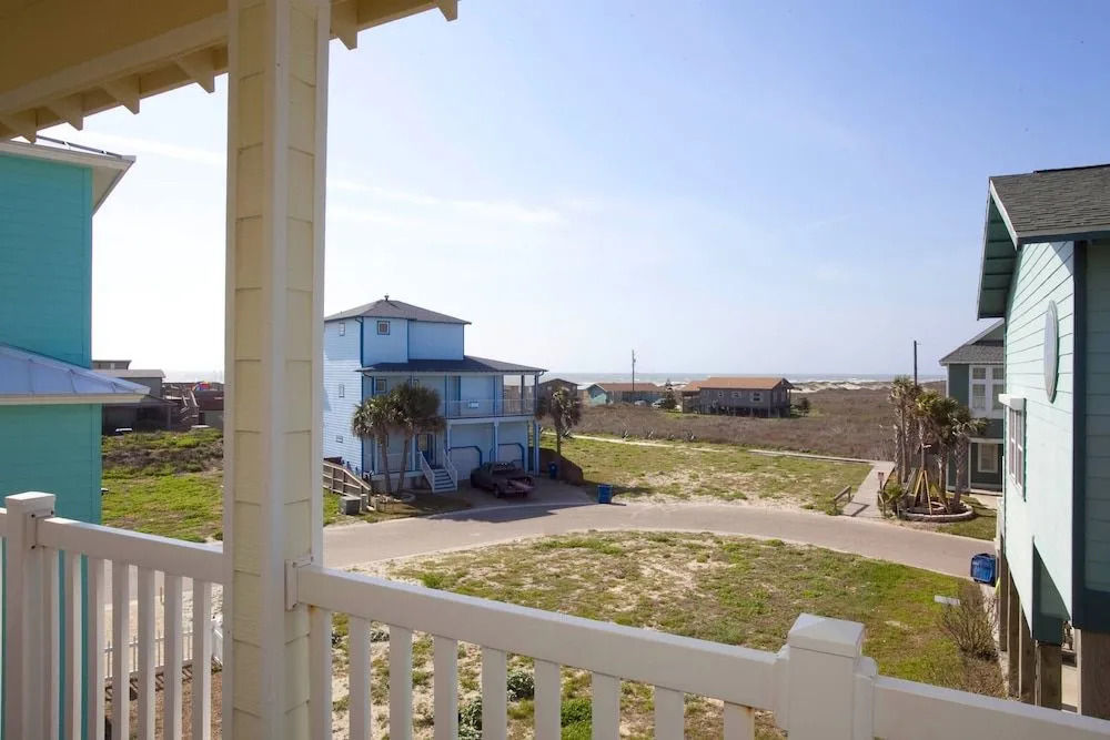 Sunny Daze 690sp 6 Bedrooms 3 Bathrooms Home