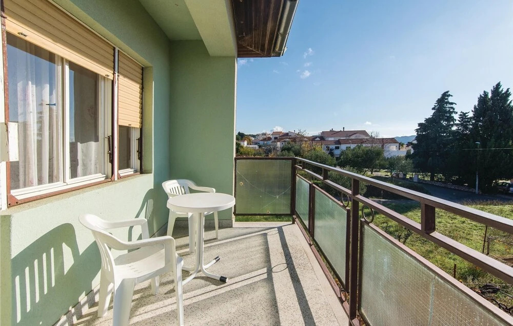 Amazing Apartment in Pakostane With 4 Bedrooms and Wifi