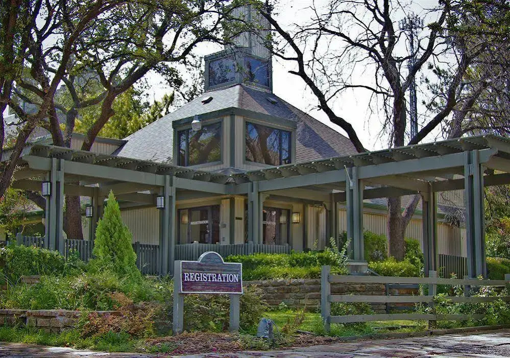 AmeriGold Suites