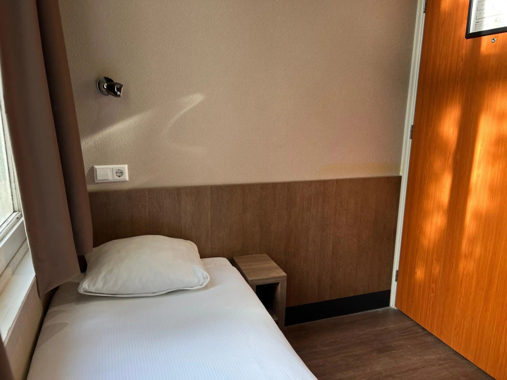 Blossoms City Hotel