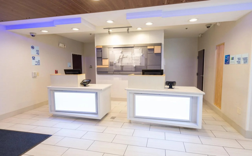 Holiday Inn Express Hotel & Suites Clinton by IHG