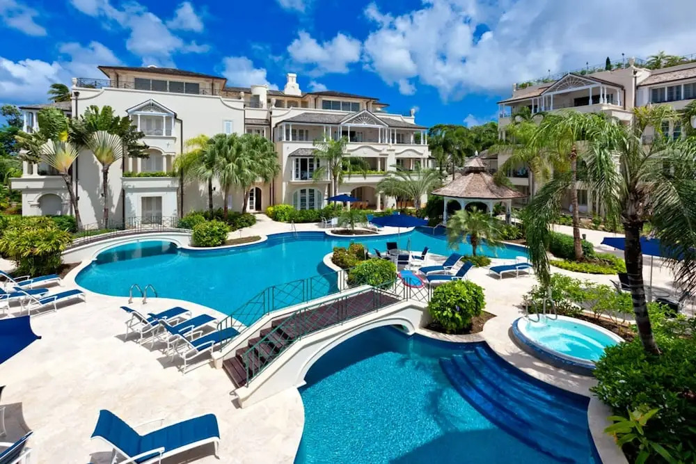 Schooner Bay 205 by Blue Sky Luxury