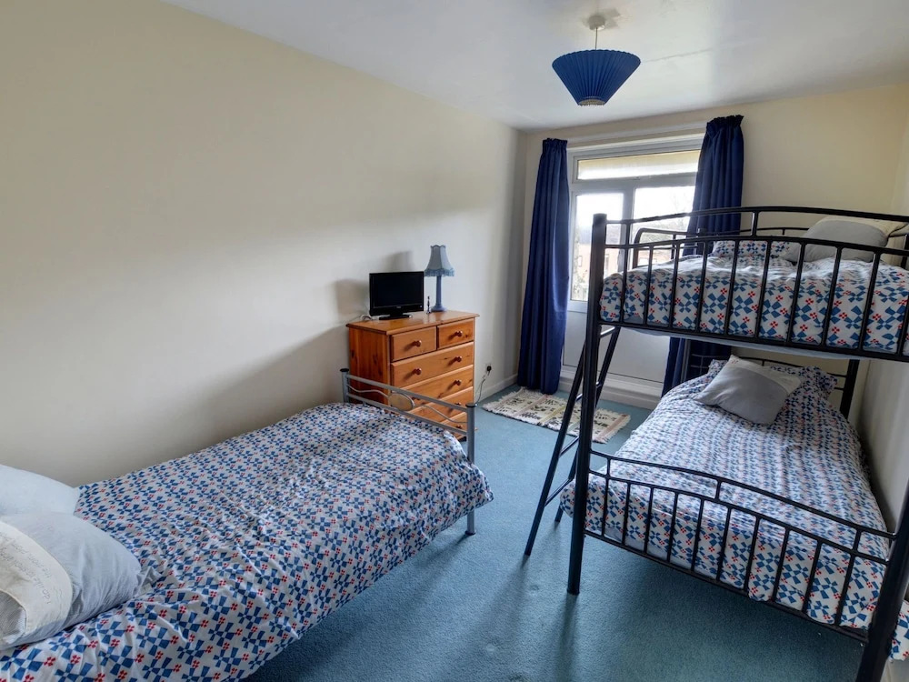 Modish Holiday Home in Swanage With Garden