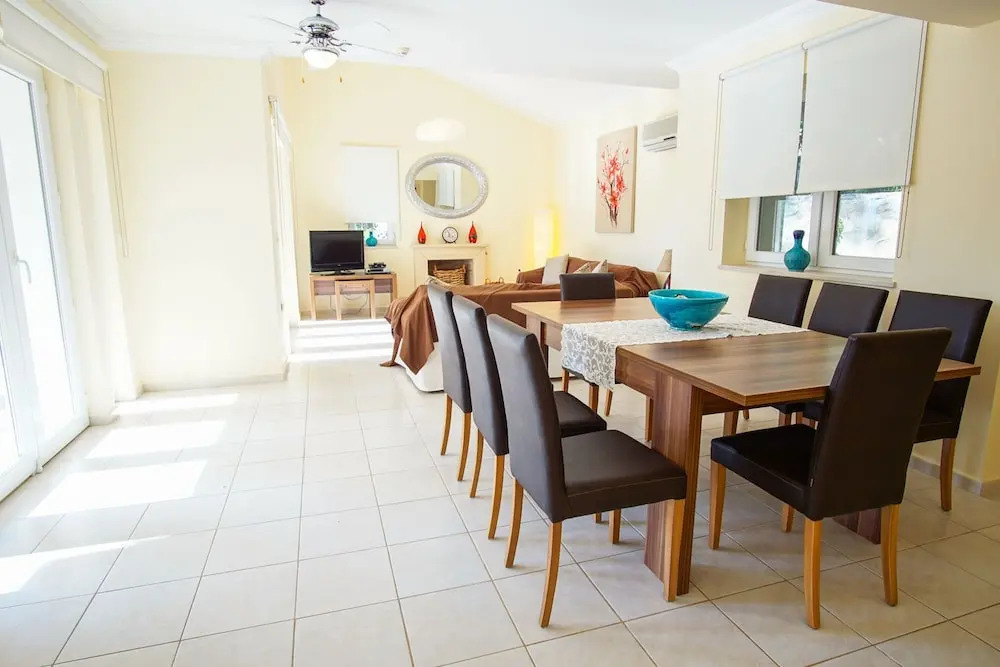 Larmos Villa