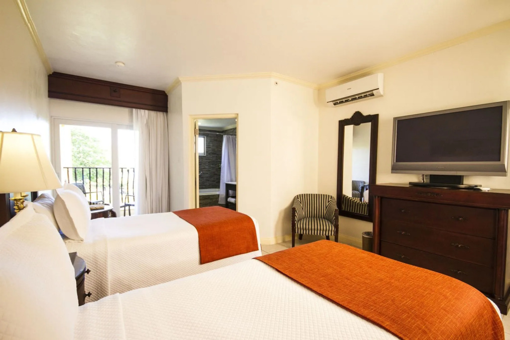 Jewel Paradise Cove Adult Beach Resort & Spa – All Inclusive