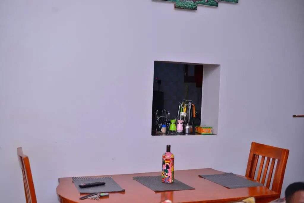 JD Apartment With kings size bed, WiFi, Netflix & DSTV