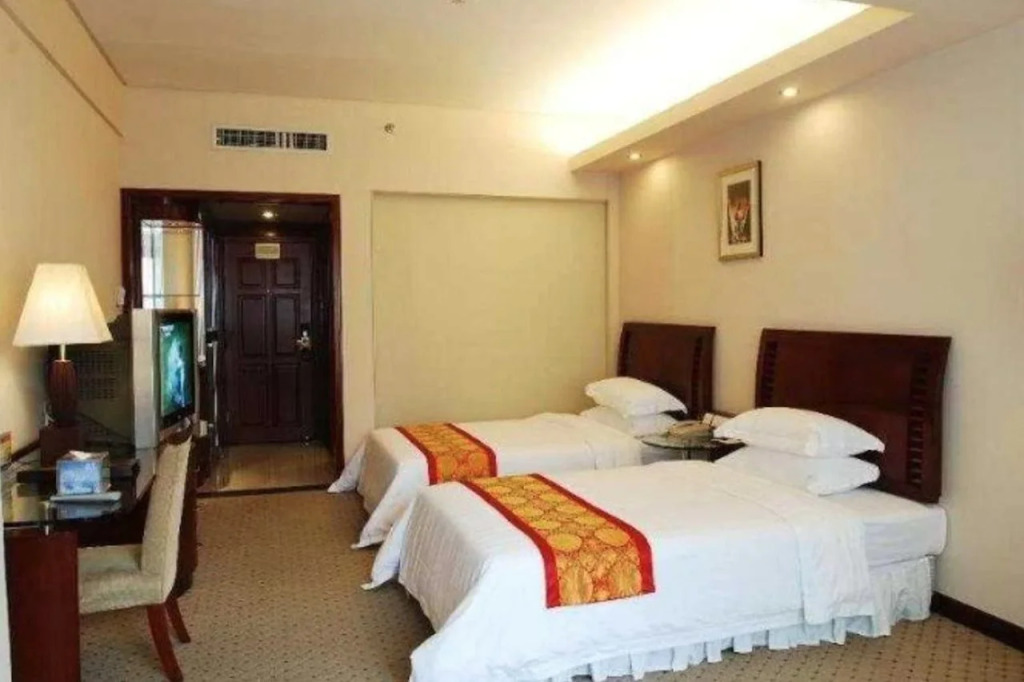 Home Fond Luohu