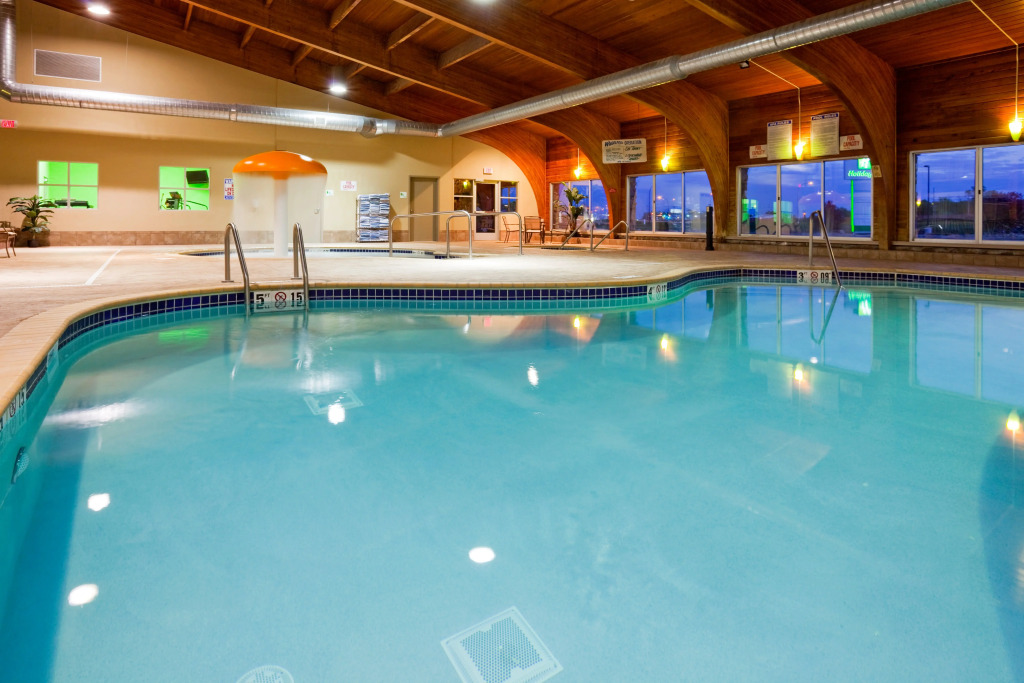 Holiday Inn Detroit Lakes - Lakefront by IHG
