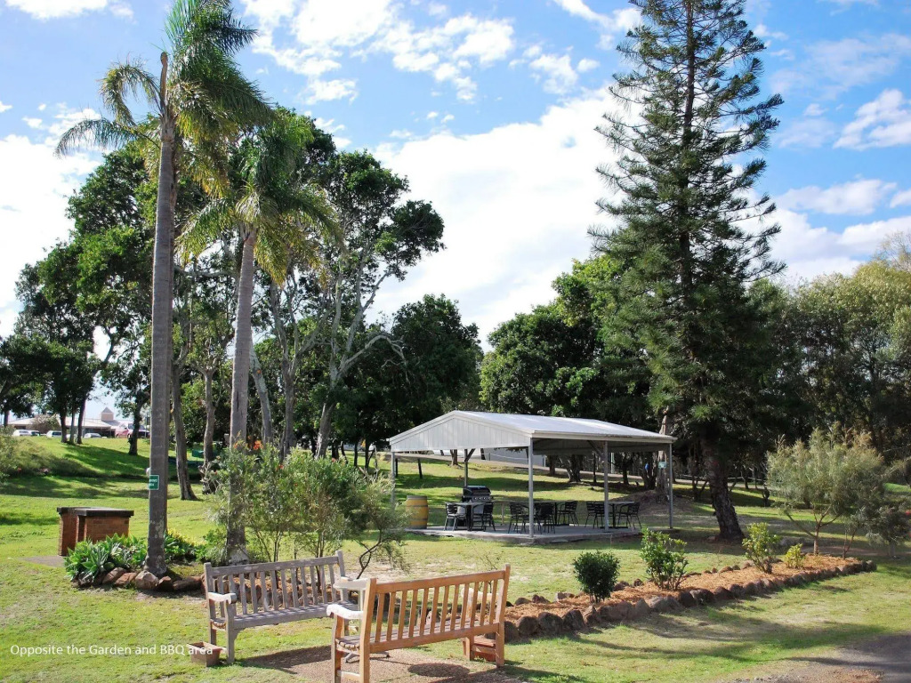 Fern Bay Motel