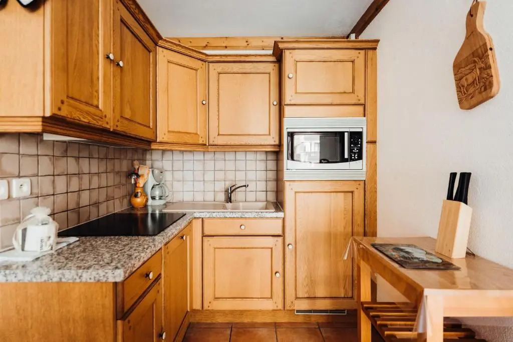 Cozy apartment with balcony 100 m from the Bettex gondola