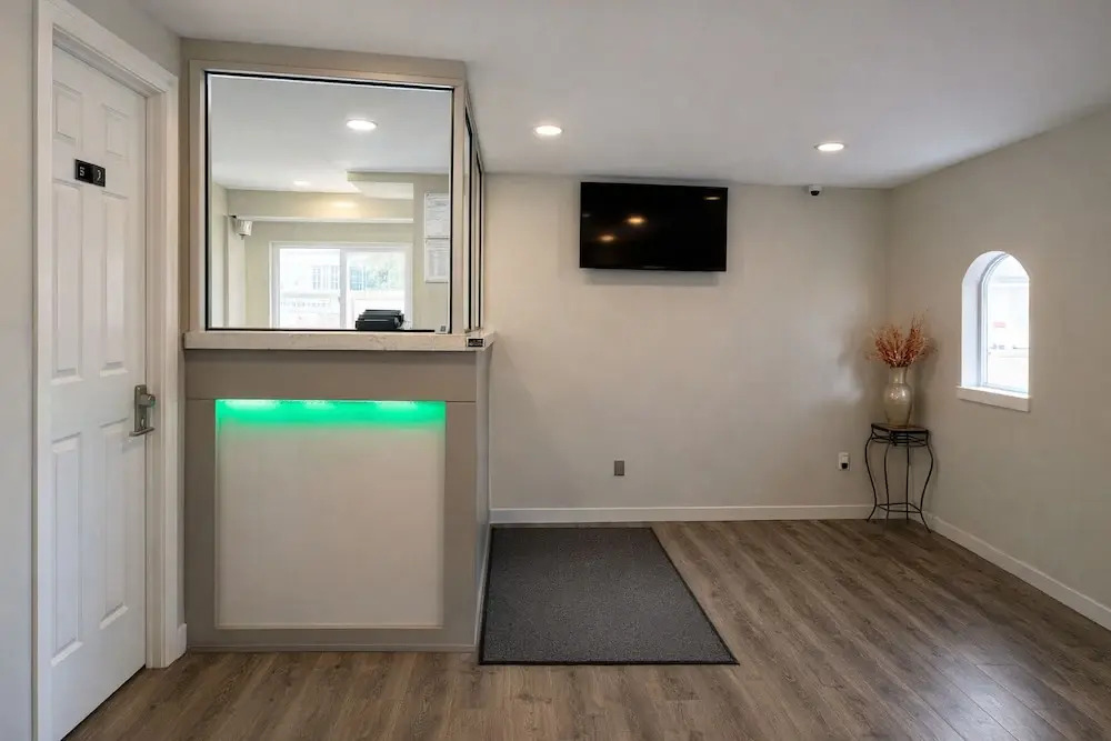 Quarters Inn & Suites