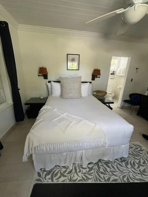 Runaway Hill Inn