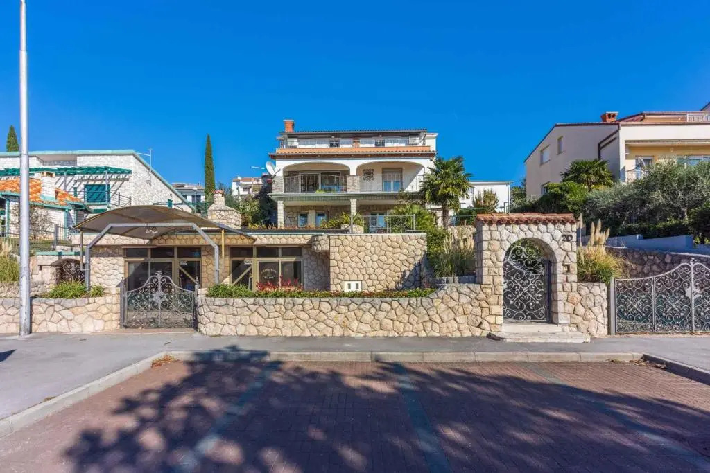 Apartment in Crikvenica 42252