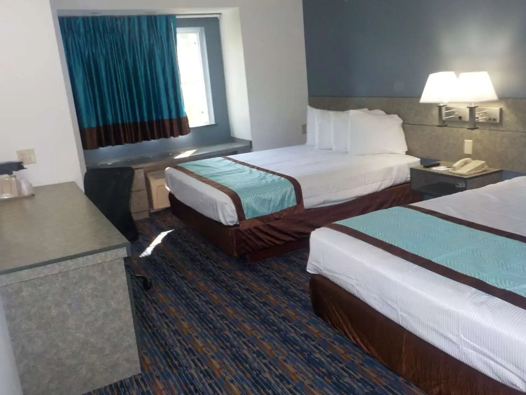 MJ INN and SUITES