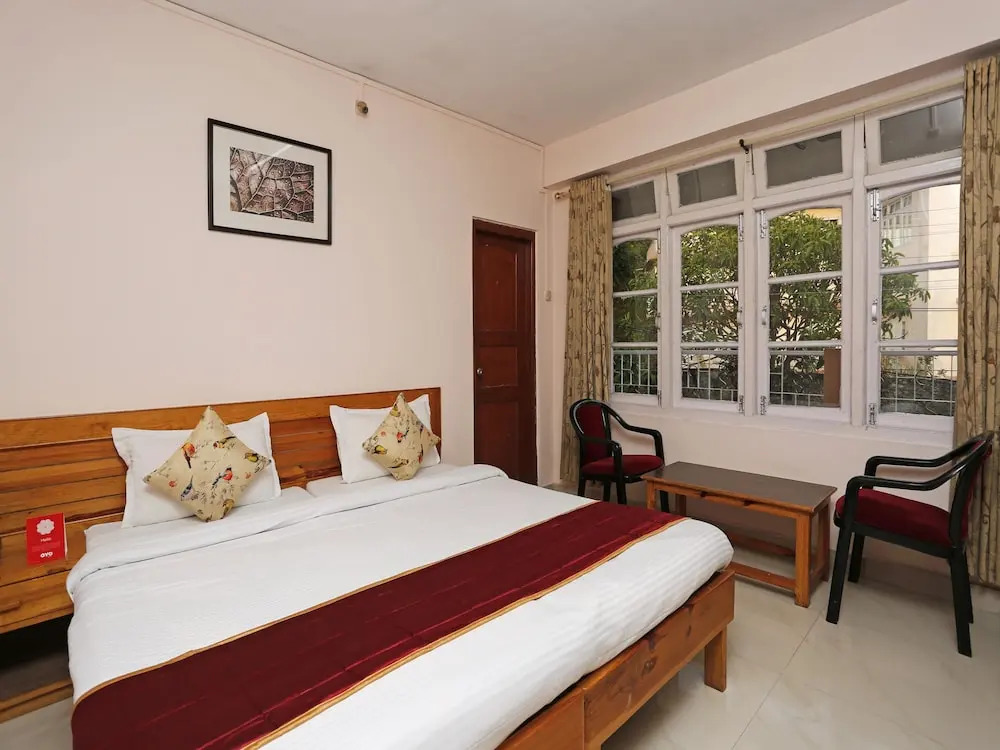 OYO 4740 White Orchid