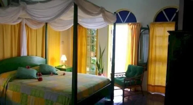 Evergreen Hotel
