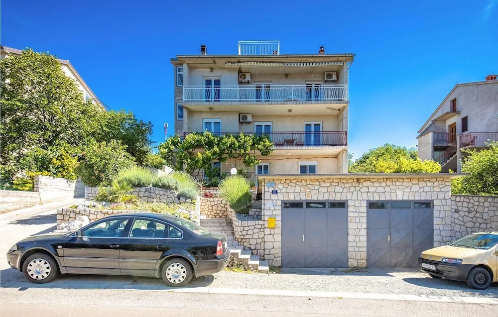 Nice apartment in Novi Vinodolski w/ WiFi and 3 Bedrooms