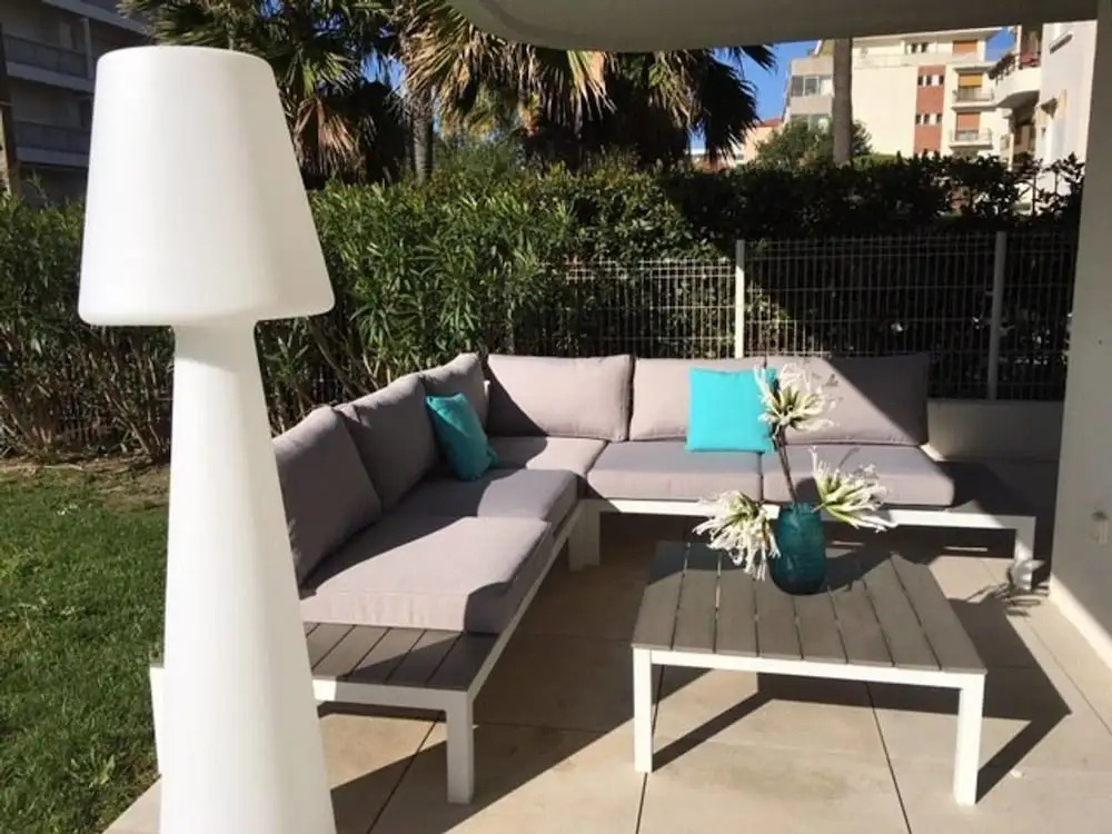 Nice Apartment With Private Garden, Pool & Parking