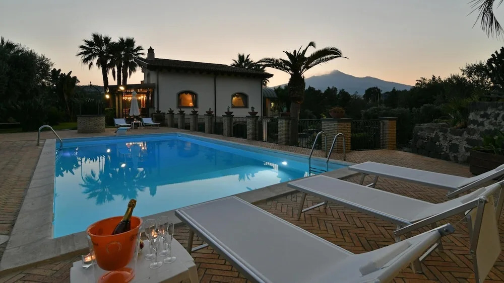 VILLA BIDDIZZA 10, Emma Villas