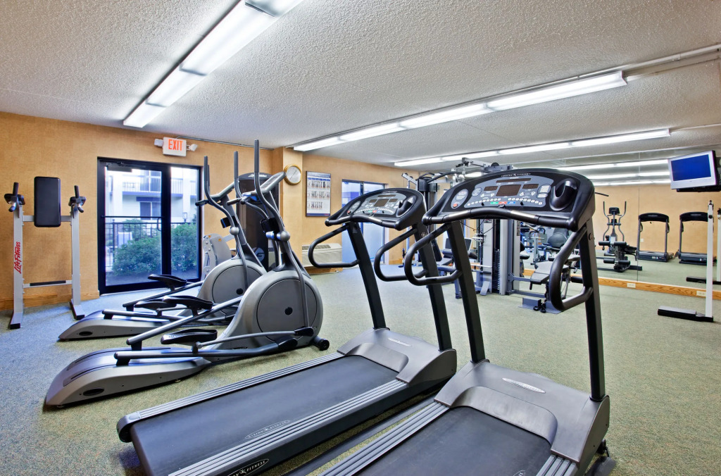 Holiday Inn Express Hotel & Suites Pittsburgh Airport by IHG