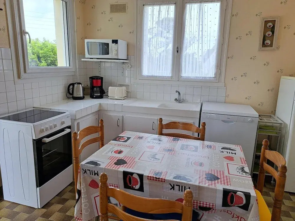 Apartment in Ploudalmezeau Near Treompan Beach