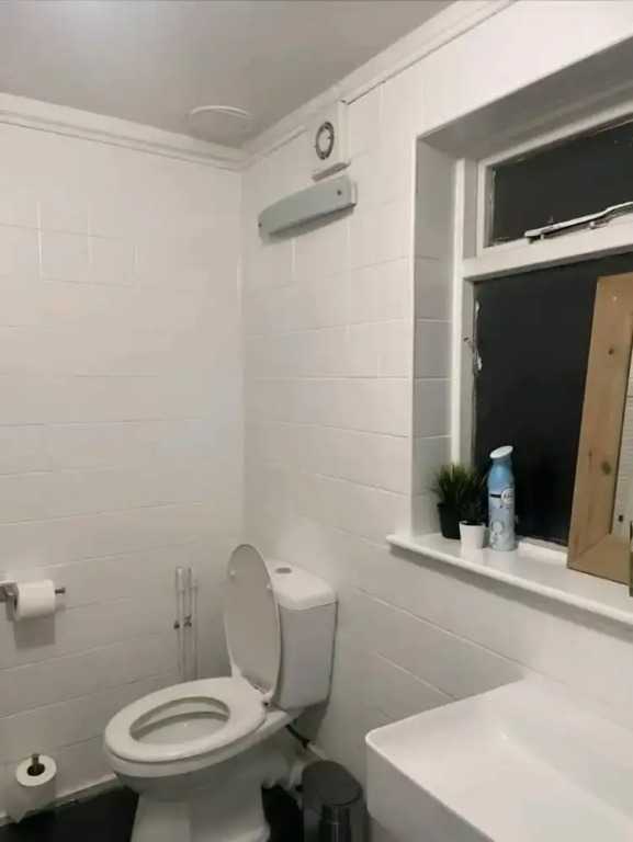SUPERB SNUG studio sleeps 2 south london