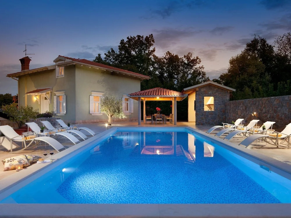 Villa Lovran, heated pool and Spa