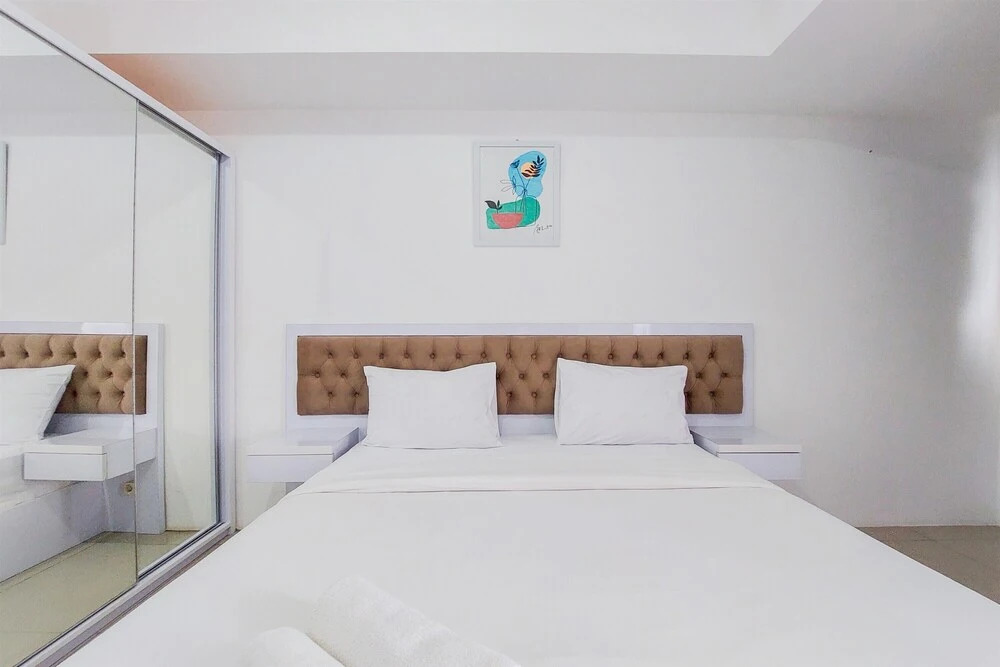Cozy Room and Well Furnished Studio at Baileys Apartment By Travelio