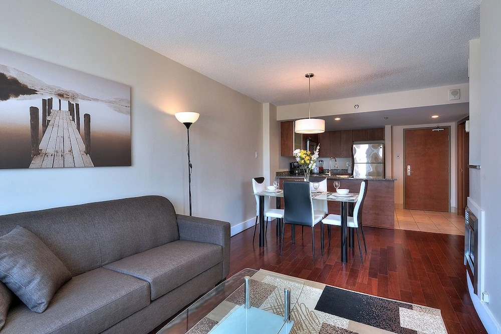 1-Bedroom Convention Center Old Port
