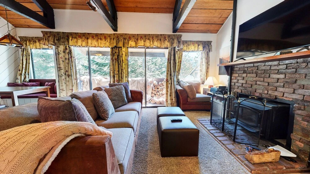 Bigwood 91 Quaint Home Tucked Away in the Mountains, Close to Eagle and Canyon Lodge by Redawning
