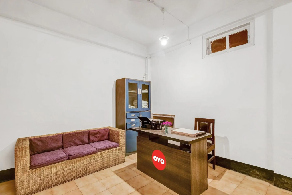 OYO Flagship 70293 Bobs Mansion
