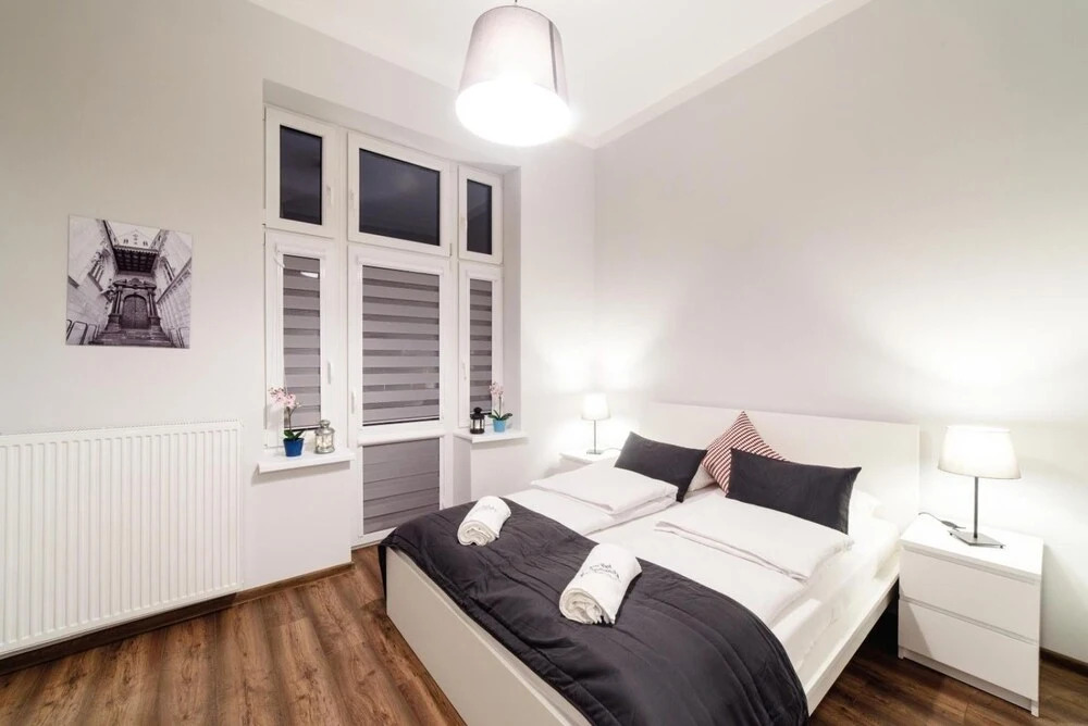 Cracow Rent Apartments - spacious apartments for 2-7 people in quiet area - Kolberga Street nr 3 - 10 min to Main Square by foot