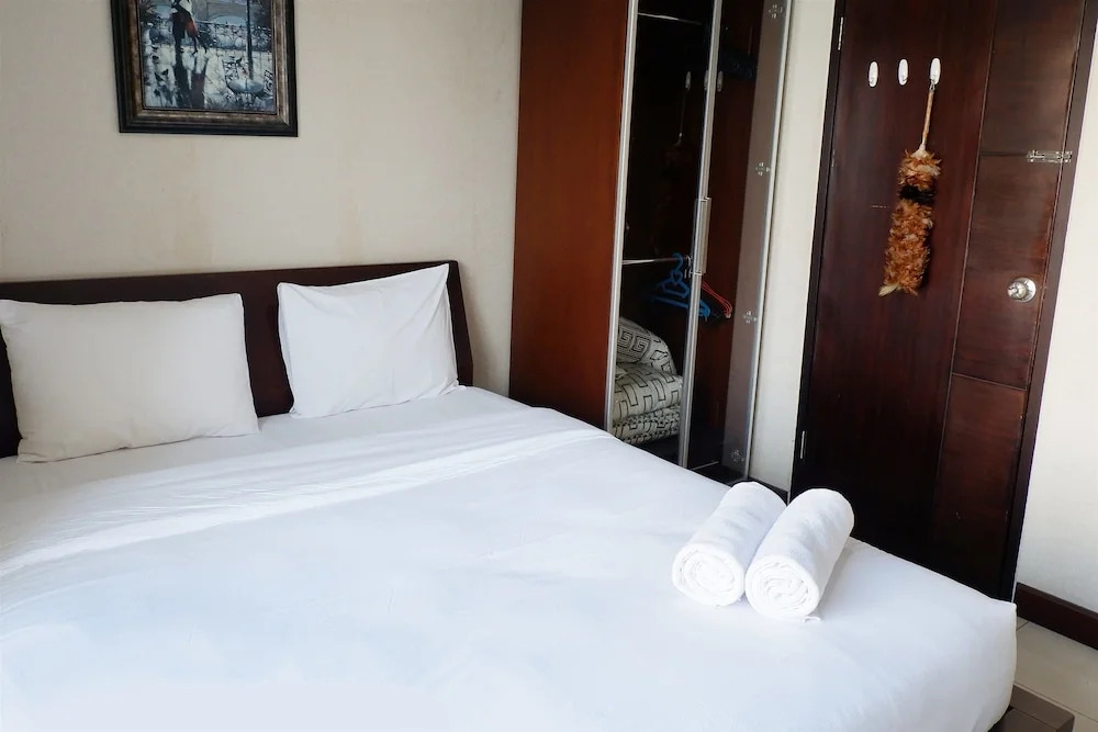1BR City View Apartment at Cosmo Mansion