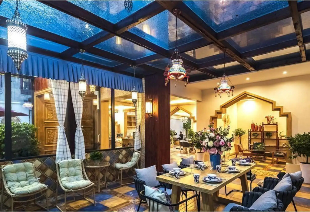 Riverside Pool Hotspring Boutique Hotel