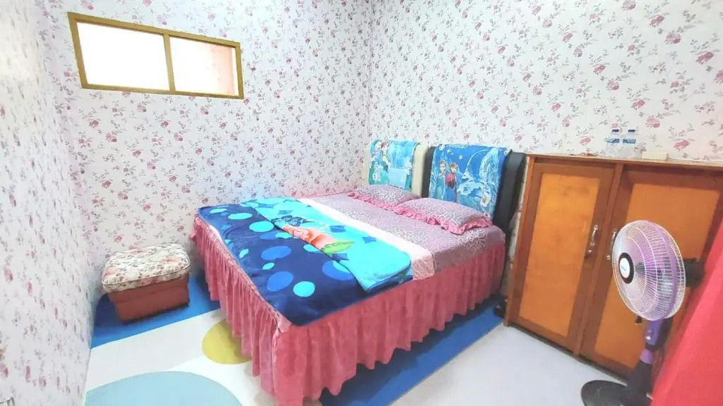 Penginapan Syariah Dhifa Indonesian only